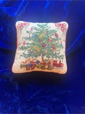 Old Fashioned Needlepoint Christmas Tree Pillow w/Red Velvet Zippered Back